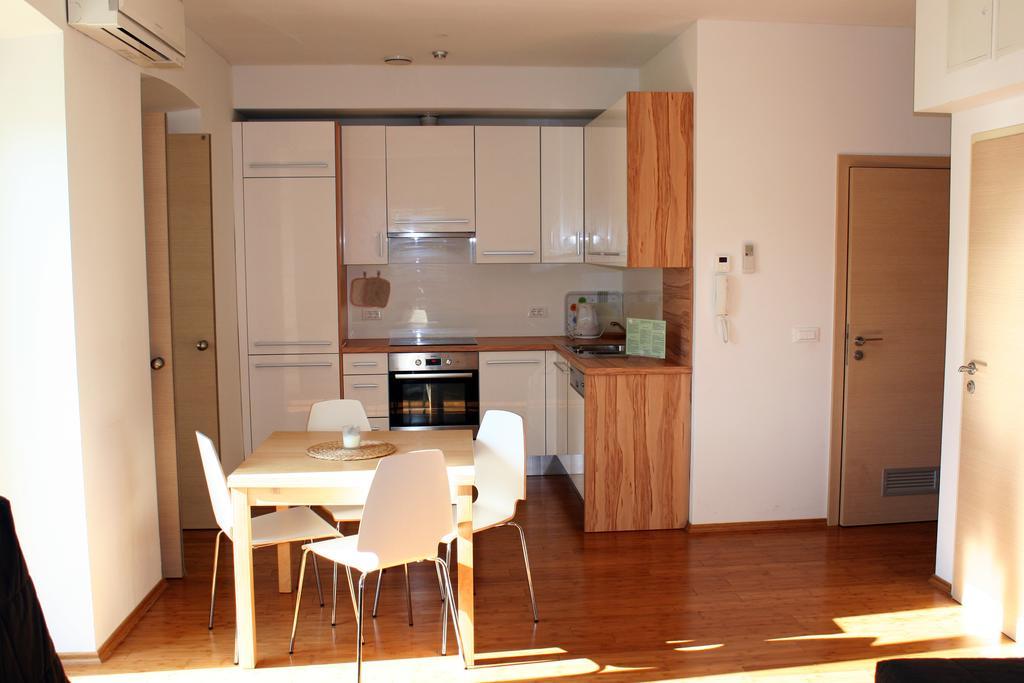Park Apartments Изола Экстерьер фото